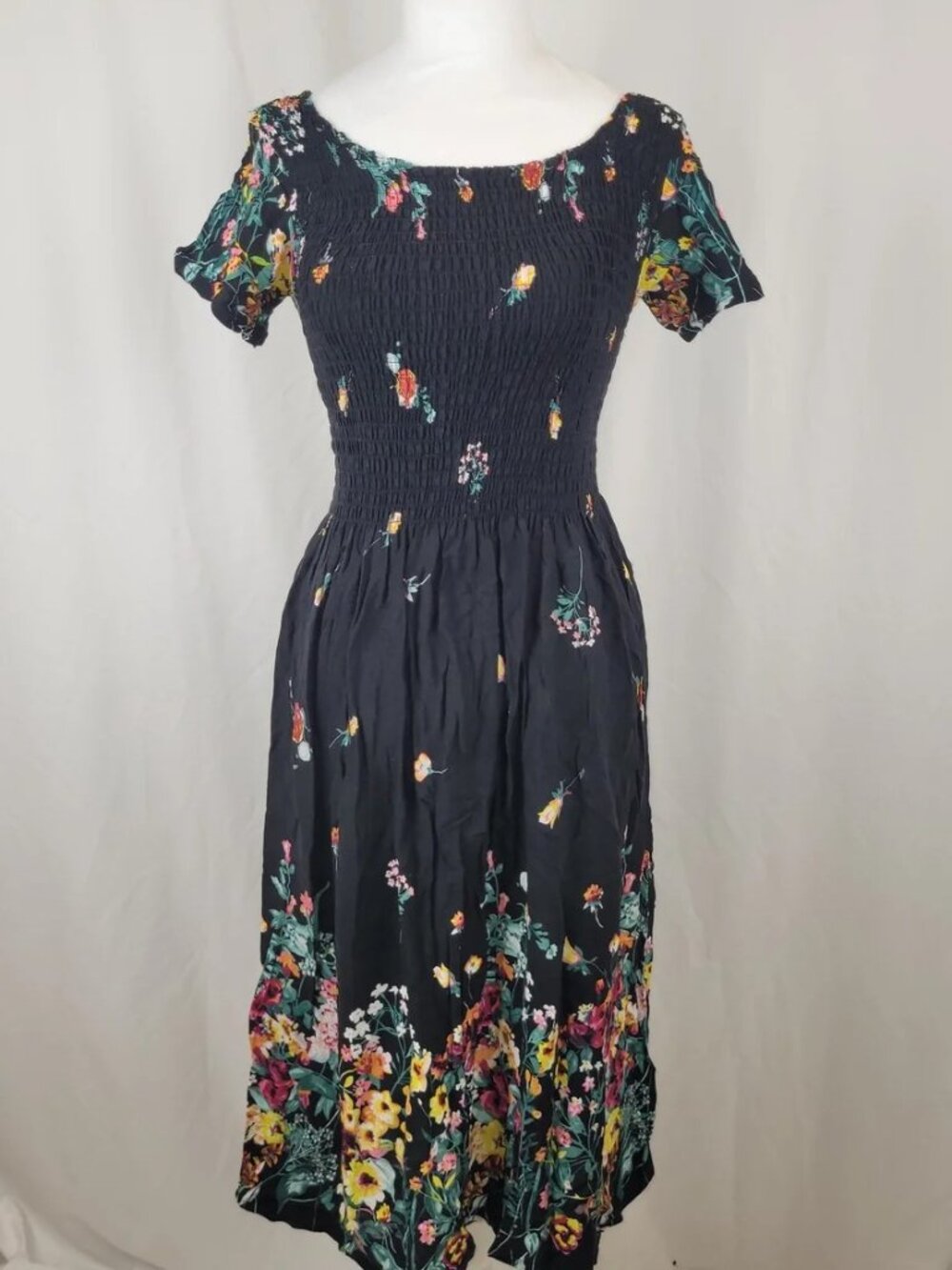 Utter Fashion Black Floral Smocked Maxi Dress Size S M Like New